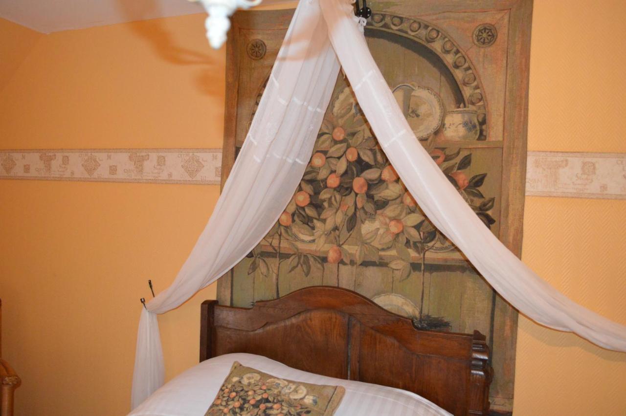 Les Gites De La Chapiniere Châteauvieux Exteriör bild