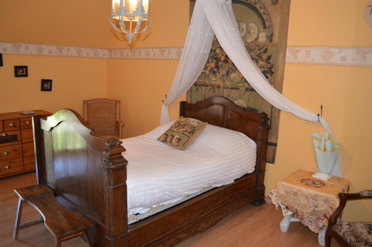 Les Gites De La Chapiniere Châteauvieux Exteriör bild