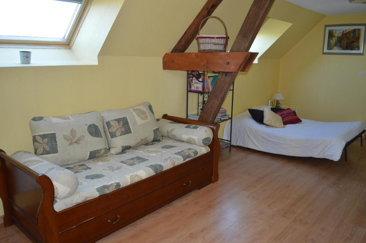 Les Gites De La Chapiniere Châteauvieux Exteriör bild