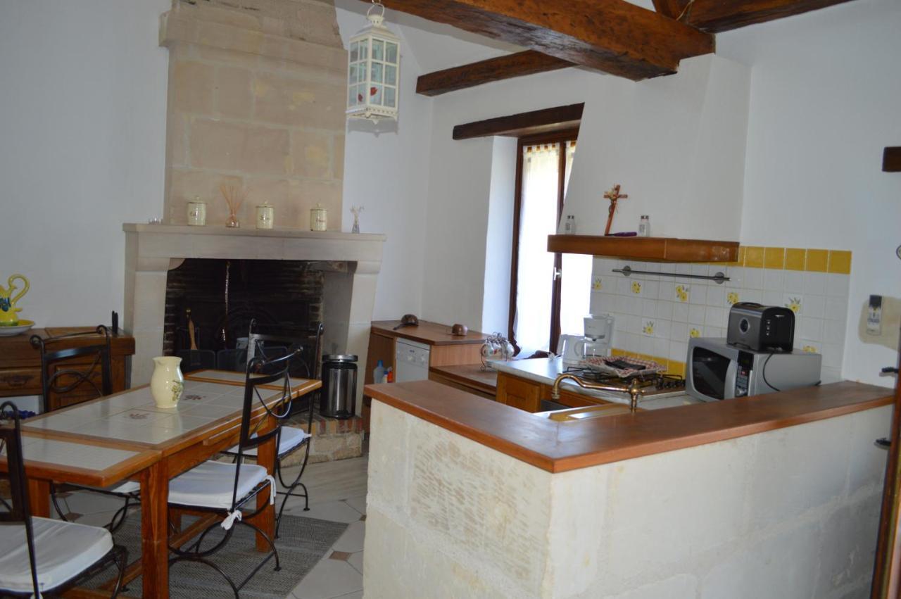 Les Gites De La Chapiniere Châteauvieux Exteriör bild